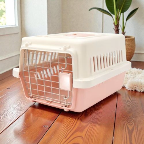 Biztonságos kisállat szállítóbox – rózsaszín, fém ajtóval (2) Biztonságos kisállat szállítóbox – rózsaszín, fém ajtóval (2)