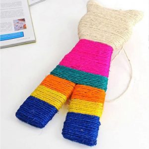 Macska alakú falra akasztható kaparó játék 39cm